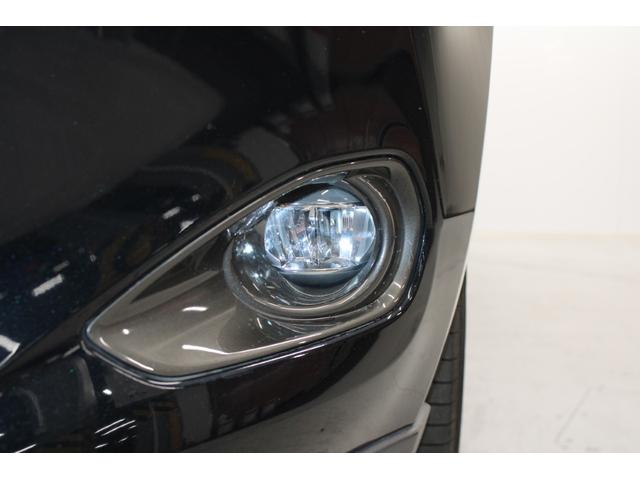 ハリアーハイブリッド プレミアム　アドバンスドパッケージ　禁煙車　サンルーフ　ＪＢＬサウンド　ＯＰ９．２インチナビ　パノラミックビューモニター　おくだけ充電　電動バックドア　ハーフレザー　パワーシート　ＬＥＤヘッドライト　レーダークルーズ　フルセグ（17枚目）