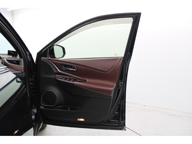 ハリアーハイブリッド プレミアム　アドバンスドパッケージ　禁煙車　サンルーフ　ＪＢＬサウンド　ＯＰ９．２インチナビ　パノラミックビューモニター　おくだけ充電　電動バックドア　ハーフレザー　パワーシート　ＬＥＤヘッドライト　レーダークルーズ　フルセグ（31枚目）