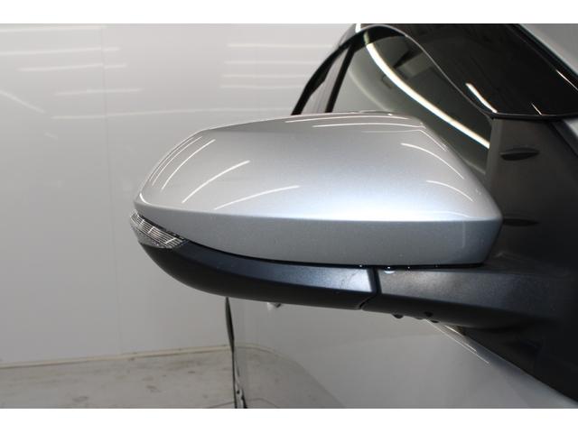 ヤリス ハイブリッドＸ　禁煙車　純正ディスプレイオーディオ　バックカメラ　ビルトインＥＴＣ　レーダークルーズコントロール　衝突軽減ブレーキ　オートマチックハイビーム　レーンキープアシスト　純正フロアマット　ＵＳＢ入力端子（8枚目）