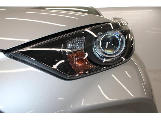 ヤリス ハイブリッドＸ　禁煙車　純正ディスプレイオーディオ　バックカメラ　ビルトインＥＴＣ　レーダークルーズコントロール　衝突軽減ブレーキ　オートマチックハイビーム　レーンキープアシスト　純正フロアマット　ＵＳＢ入力端子（10枚目）