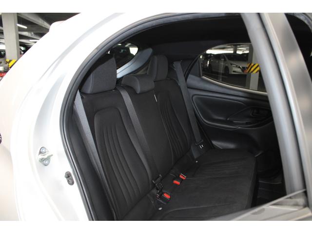 ヤリス ハイブリッドＸ　禁煙車　純正ディスプレイオーディオ　バックカメラ　ビルトインＥＴＣ　レーダークルーズコントロール　衝突軽減ブレーキ　オートマチックハイビーム　レーンキープアシスト　純正フロアマット　ＵＳＢ入力端子（28枚目）