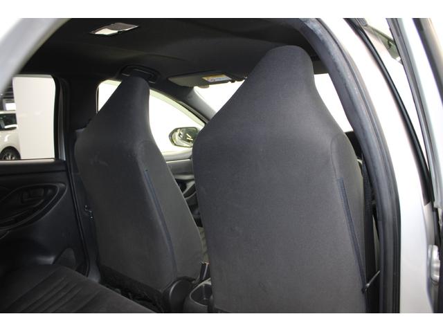 ヤリス ハイブリッドＸ　禁煙車　純正ディスプレイオーディオ　バックカメラ　ビルトインＥＴＣ　レーダークルーズコントロール　衝突軽減ブレーキ　オートマチックハイビーム　レーンキープアシスト　純正フロアマット　ＵＳＢ入力端子（29枚目）