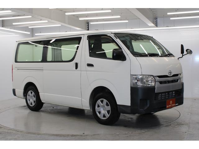 ハイエースバン ロングＤＸ　５速ＭＴ　純正ラジオチューナー　ＥＴＣ　エアコン　両側スライドドア　運転席助手席ＳＲＳエアバック　１２Ｖ１２０Ｗシガーソケット　純正１５インチスチールホイール　運転席パワーウィンドウ　キーレス　ＡＢＳ（4枚目）