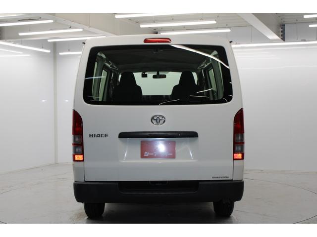 ハイエースバン ロングＤＸ　５速ＭＴ　純正ラジオチューナー　ＥＴＣ　エアコン　両側スライドドア　運転席助手席ＳＲＳエアバック　１２Ｖ１２０Ｗシガーソケット　純正１５インチスチールホイール　運転席パワーウィンドウ　キーレス　ＡＢＳ（7枚目）