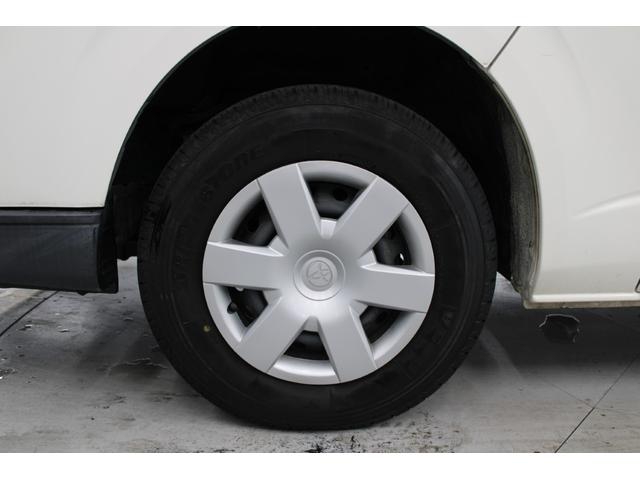 ハイエースバン ロングＤＸ　５速ＭＴ　純正ラジオチューナー　ＥＴＣ　エアコン　両側スライドドア　運転席助手席ＳＲＳエアバック　１２Ｖ１２０Ｗシガーソケット　純正１５インチスチールホイール　運転席パワーウィンドウ　キーレス　ＡＢＳ（20枚目）