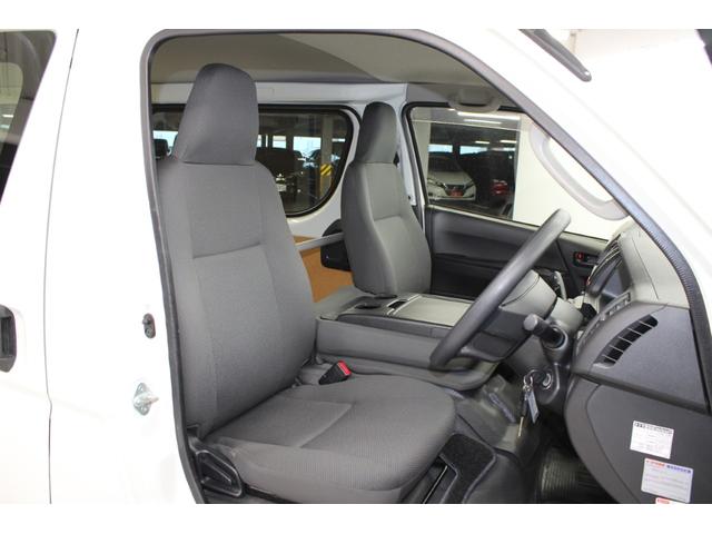 ハイエースバン ロングＤＸ　５速ＭＴ　純正ラジオチューナー　ＥＴＣ　エアコン　両側スライドドア　運転席助手席ＳＲＳエアバック　１２Ｖ１２０Ｗシガーソケット　純正１５インチスチールホイール　運転席パワーウィンドウ　キーレス　ＡＢＳ（27枚目）