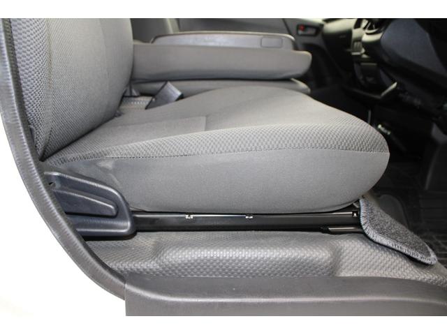 ハイエースバン ロングＤＸ　５速ＭＴ　純正ラジオチューナー　ＥＴＣ　エアコン　両側スライドドア　運転席助手席ＳＲＳエアバック　１２Ｖ１２０Ｗシガーソケット　純正１５インチスチールホイール　運転席パワーウィンドウ　キーレス　ＡＢＳ（28枚目）