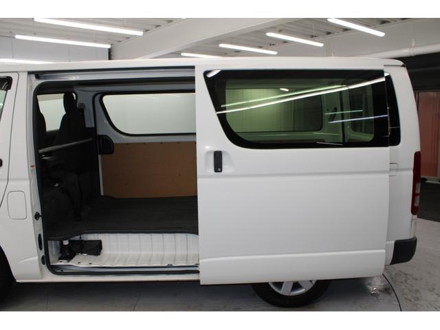 ハイエースバン ロングＤＸ　５速ＭＴ　純正ラジオチューナー　ＥＴＣ　エアコン　両側スライドドア　運転席助手席ＳＲＳエアバック　１２Ｖ１２０Ｗシガーソケット　純正１５インチスチールホイール　運転席パワーウィンドウ　キーレス　ＡＢＳ（51枚目）
