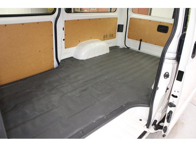 ハイエースバン ロングＤＸ　５速ＭＴ　純正ラジオチューナー　ＥＴＣ　エアコン　両側スライドドア　運転席助手席ＳＲＳエアバック　１２Ｖ１２０Ｗシガーソケット　純正１５インチスチールホイール　運転席パワーウィンドウ　キーレス　ＡＢＳ（53枚目）