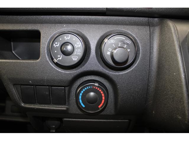 ハイエースバン ロングＤＸ　５速ＭＴ　純正ラジオチューナー　ＥＴＣ　エアコン　両側スライドドア　運転席助手席ＳＲＳエアバック　１２Ｖ１２０Ｗシガーソケット　純正１５インチスチールホイール　運転席パワーウィンドウ　キーレス　ＡＢＳ（62枚目）