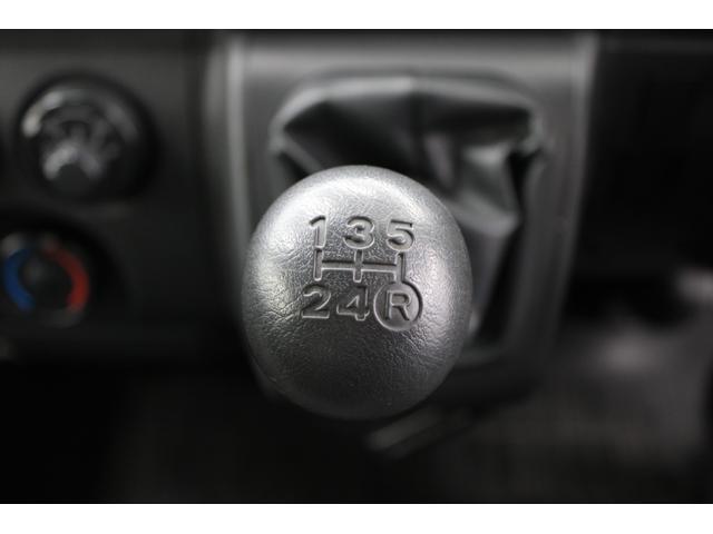 ハイエースバン ロングＤＸ　５速ＭＴ　純正ラジオチューナー　ＥＴＣ　エアコン　両側スライドドア　運転席助手席ＳＲＳエアバック　１２Ｖ１２０Ｗシガーソケット　純正１５インチスチールホイール　運転席パワーウィンドウ　キーレス　ＡＢＳ（64枚目）