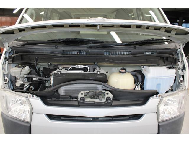 ハイエースバン ロングＤＸ　５速ＭＴ　純正ラジオチューナー　ＥＴＣ　エアコン　両側スライドドア　運転席助手席ＳＲＳエアバック　１２Ｖ１２０Ｗシガーソケット　純正１５インチスチールホイール　運転席パワーウィンドウ　キーレス　ＡＢＳ（70枚目）