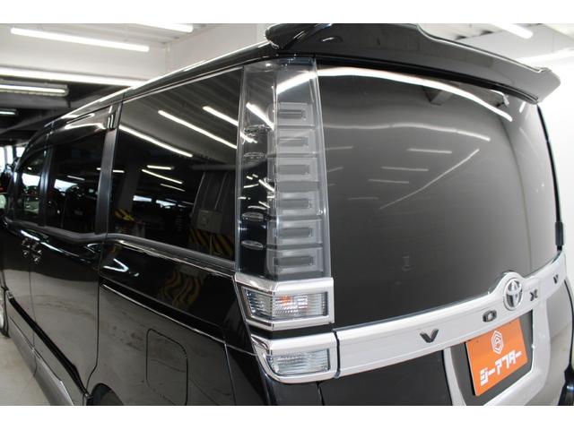 ヴォクシー ZS 後期型 禁煙車 サンルーフ ALPINE12.8型後席モニター モデリスタフルエアロ 純正10インチナビ バックカメラ フルセグ 両側電動スライドドア 衝突軽減 クルーズコントロール ビルトインETC(19枚目)