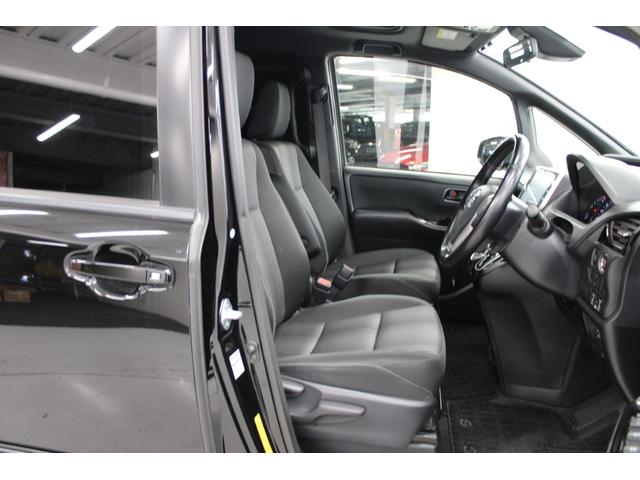 ヴォクシー ZS 後期型 禁煙車 サンルーフ ALPINE12.8型後席モニター モデリスタフルエアロ 純正10インチナビ バックカメラ フルセグ 両側電動スライドドア 衝突軽減 クルーズコントロール ビルトインETC(30枚目)