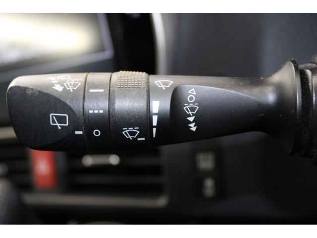 ヴォクシー ZS 後期型 禁煙車 サンルーフ ALPINE12.8型後席モニター モデリスタフルエアロ 純正10インチナビ バックカメラ フルセグ 両側電動スライドドア 衝突軽減 クルーズコントロール ビルトインETC(67枚目)