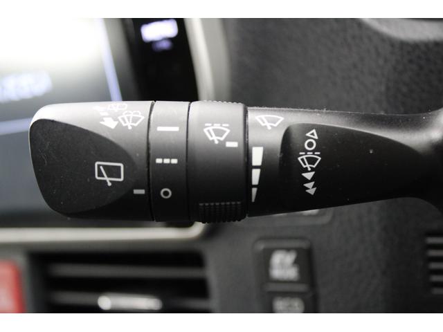 ノア ハイブリッドＧ　後期型　禁煙車　純正１０インチナビ　フルセグ　バックカメラ　トヨタセーフティセンス　クルーズコントロール　シートヒーター　電動スライドドア　ＥＴＣ　レーンキープ　ＬＥＤヘッドランプ　ＵＳＢ接続　ＡＢＳ（68枚目）