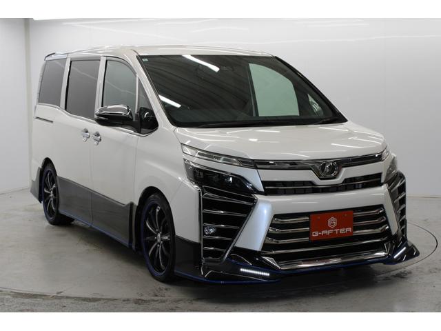 ヴォクシー ＺＳ　煌　禁煙車　後期型　ＴＲＤフルエアロ　純正１０型ナビ　フルセグ　バックカメラ　セーフティーセンス　クルーズコントロール　両側電動スライドドア　社外デジタルインナーミラー　社外マフラー　ＬＥＤヘッド・フォグ（4枚目）