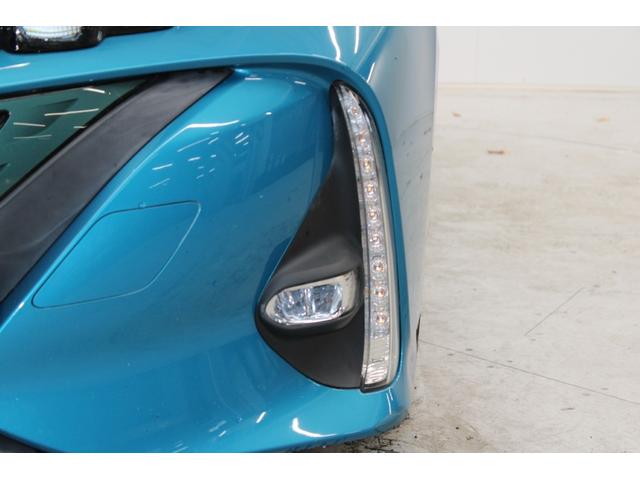 プリウスＰＨＶ Ｓナビパッケージ　ソーラー充電システム　純正１１．６型ナビ　フルセグ　バックカメラ　急速充電対応　ＥＴＣ２．０　トヨタセーフティセンスＰ　アダプティブクルーズコントロール　シートヒーター　４灯式ＬＥＤヘッドランプ（17枚目）