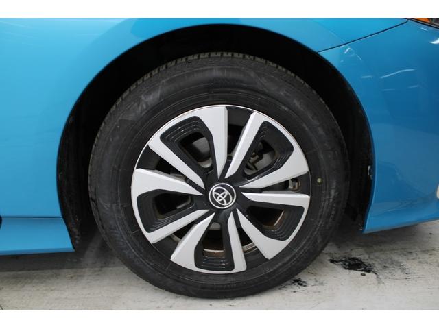 プリウスＰＨＶ Ｓナビパッケージ　ソーラー充電システム　純正１１．６型ナビ　フルセグ　バックカメラ　急速充電対応　ＥＴＣ２．０　トヨタセーフティセンスＰ　アダプティブクルーズコントロール　シートヒーター　４灯式ＬＥＤヘッドランプ（24枚目）