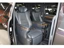 エグゼクティブラウンジ　禁煙車　純正１０インチナビ　ＪＢＬサウンド　全周囲カメラ　革シート　両側電動ドア　レーダークルーズ　シートヒーター　後席モニター　応急用スペアタイヤ　オットマン　電動リアゲート　パワーシート（36枚目）