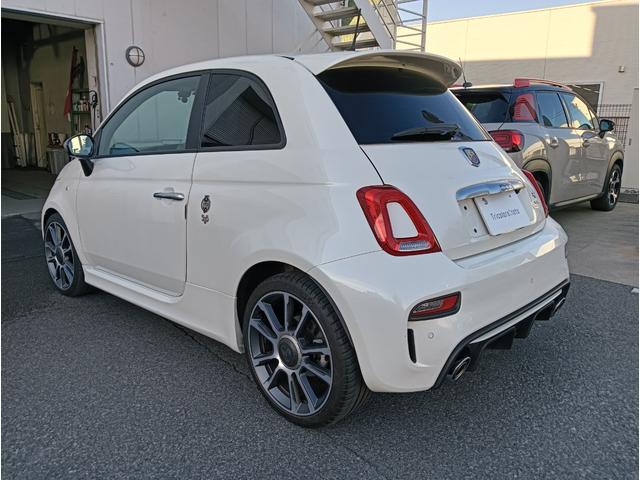 アバルト５９５ ツーリズモ　キーレスエントリー　ダブルエアバッグ　盗難防止システム　Ｃソナー　革シート　パワーステアリング　フルオートエアコン　Ｂｌｕｅｔｏｏｔｈ接続　ＵＳＢポート（10枚目）