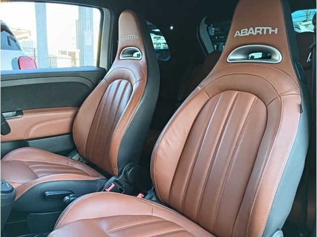 アバルト５９５ ツーリズモ　キーレスエントリー　ダブルエアバッグ　盗難防止システム　Ｃソナー　革シート　パワーステアリング　フルオートエアコン　Ｂｌｕｅｔｏｏｔｈ接続　ＵＳＢポート（14枚目）