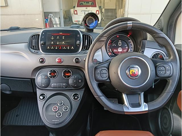 アバルト５９５ ツーリズモ　キーレスエントリー　ダブルエアバッグ　盗難防止システム　Ｃソナー　革シート　パワーステアリング　フルオートエアコン　Ｂｌｕｅｔｏｏｔｈ接続　ＵＳＢポート（18枚目）