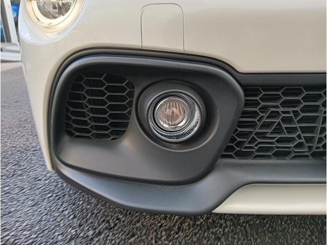 アバルト５９５ ツーリズモ　キーレスエントリー　ダブルエアバッグ　盗難防止システム　Ｃソナー　革シート　パワーステアリング　フルオートエアコン　Ｂｌｕｅｔｏｏｔｈ接続　ＵＳＢポート（27枚目）