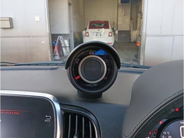 アバルト５９５ ツーリズモ　キーレスエントリー　ダブルエアバッグ　盗難防止システム　Ｃソナー　革シート　パワーステアリング　フルオートエアコン　Ｂｌｕｅｔｏｏｔｈ接続　ＵＳＢポート（42枚目）