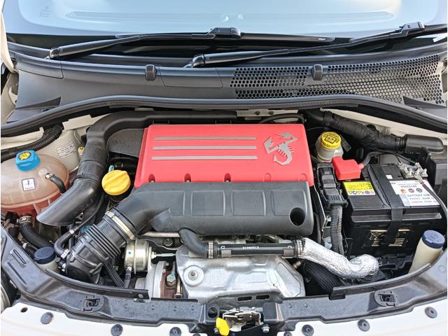 アバルト５９５ ツーリズモ　キーレスエントリー　ダブルエアバッグ　盗難防止システム　Ｃソナー　革シート　パワーステアリング　フルオートエアコン　Ｂｌｕｅｔｏｏｔｈ接続　ＵＳＢポート（49枚目）