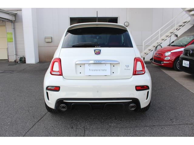 アバルト５９５ ツーリズモ　キーレスエントリー　ダブルエアバッグ　盗難防止システム　Ｃソナー　革シート　パワーステアリング　フルオートエアコン　Ｂｌｕｅｔｏｏｔｈ接続　ＵＳＢポート　ＥＴＣ（6枚目）