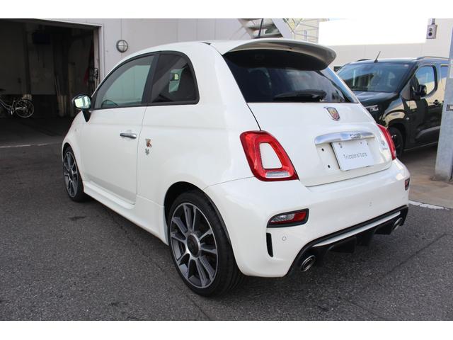 アバルト５９５ ツーリズモ　キーレスエントリー　ダブルエアバッグ　盗難防止システム　Ｃソナー　革シート　パワーステアリング　フルオートエアコン　Ｂｌｕｅｔｏｏｔｈ接続　ＵＳＢポート　ＥＴＣ（10枚目）