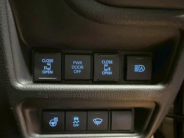 シエンタ ハイブリッドＺ　４ＷＤ■登録済未使用【１０，５型ディスプレイ　・全方位・７人・トヨタチームメイト・両電動スライド・天井サーキュレーター・追従クルコン】ＢＳＭ／ＥＴＣ２．０／１００Ｖ電源／寒冷地仕様／ＬＥＤリアコンビ／エレクトロシフト／リアサンシェード／保証書（13枚目）