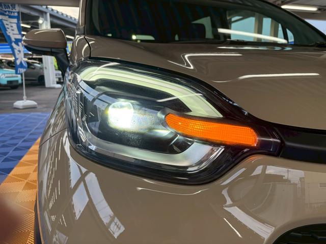 シエンタ ハイブリッドＺ　４ＷＤ■登録済未使用【１０，５型ディスプレイ　・全方位・７人・トヨタチームメイト・両電動スライド・天井サーキュレーター・追従クルコン】ＢＳＭ／ＥＴＣ２．０／１００Ｖ電源／寒冷地仕様／ＬＥＤリアコンビ／エレクトロシフト／リアサンシェード／保証書（22枚目）