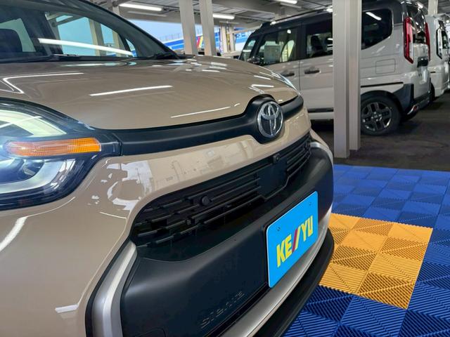 シエンタ ハイブリッドＺ　４ＷＤ■登録済未使用【１０，５型ディスプレイ　・全方位・７人・トヨタチームメイト・両電動スライド・天井サーキュレーター・追従クルコン】ＢＳＭ／ＥＴＣ２．０／１００Ｖ電源／寒冷地仕様／ＬＥＤリアコンビ／エレクトロシフト／リアサンシェード／保証書（23枚目）