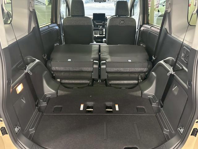 シエンタ ハイブリッドＺ　４ＷＤ■登録済未使用【１０，５型ディスプレイ　・全方位・７人・トヨタチームメイト・両電動スライド・天井サーキュレーター・追従クルコン】ＢＳＭ／ＥＴＣ２．０／１００Ｖ電源／寒冷地仕様／ＬＥＤリアコンビ／エレクトロシフト／リアサンシェード／保証書（40枚目）