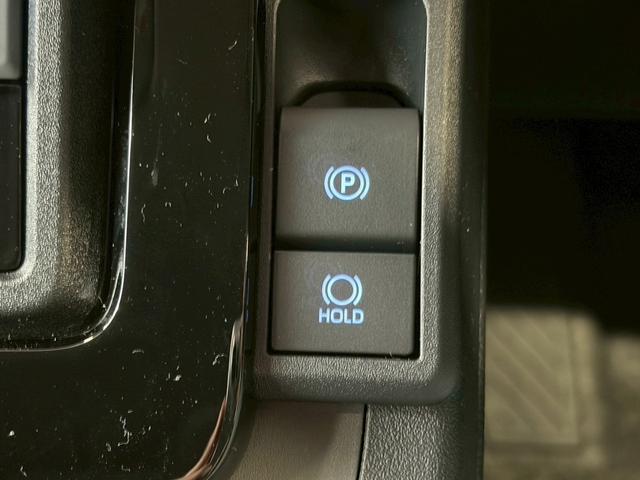 シエンタ ハイブリッドＺ　４ＷＤ■登録済未使用【１０，５型ディスプレイ　・全方位・７人・トヨタチームメイト・両電動スライド・天井サーキュレーター・追従クルコン】ＢＳＭ／ＥＴＣ２．０／１００Ｖ電源／寒冷地仕様／ＬＥＤリアコンビ／エレクトロシフト／リアサンシェード／保証書（57枚目）