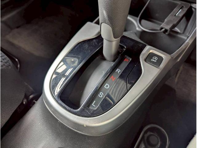 フィット 13G・L 4WD■当店下取直販車【禁煙・スタッドレス車載有 コンフォートビュー】7型ナビ/フルセグ/Bカメラ/CD/DVD/横滑防止/ETC/オートライト/HID/オートAC/ドアミラーヒーター/ワイパー熱線/Aストップ/クルコン/スマートキー/Pスタート(46枚目)