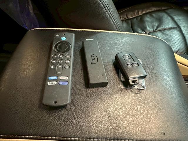 専門業者によるルームクリーニング実施☆室内の細かい所からエンジンルームまでキレイになった状態でお渡しいたします♪