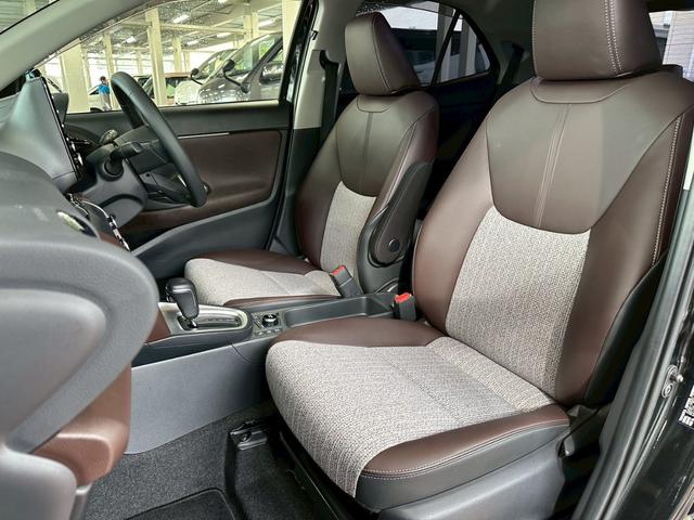 ヤリスクロス ハイブリッドZ 4WD■モデリスタフルエアロ【純正8型ナビ・ 全方位カメラ・禁煙・衝突軽減・100V電源・ヒーター付き電動レザー・ステアヒーター・HUD・追従クルコン・電動リアゲート】車線逸脱警報/ETC2.0/純正18AW/ミラーヒーター/ラゲッジマット/(12枚目)