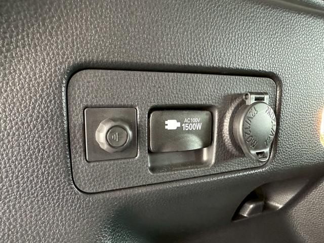 ヤリスクロス ハイブリッドZ 4WD■モデリスタフルエアロ【純正8型ナビ・ 全方位カメラ・禁煙・衝突軽減・100V電源・ヒーター付き電動レザー・ステアヒーター・HUD・追従クルコン・電動リアゲート】車線逸脱警報/ETC2.0/純正18AW/ミラーヒーター/ラゲッジマット/(14枚目)