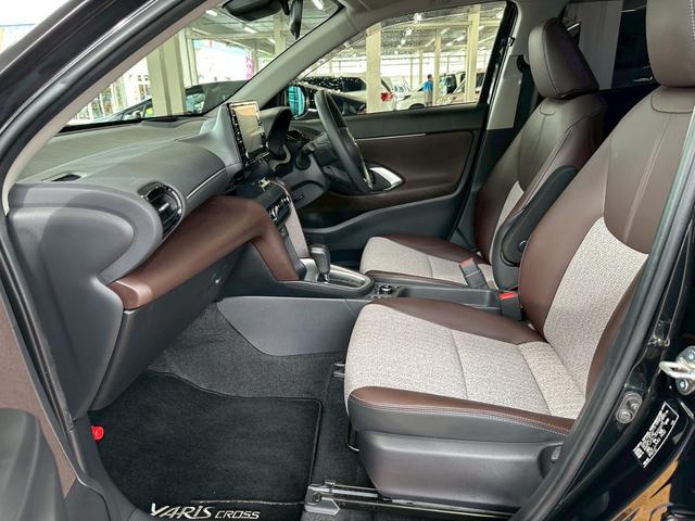 ヤリスクロス ハイブリッドZ 4WD■モデリスタフルエアロ【純正8型ナビ・ 全方位カメラ・禁煙・衝突軽減・100V電源・ヒーター付き電動レザー・ステアヒーター・HUD・追従クルコン・電動リアゲート】車線逸脱警報/ETC2.0/純正18AW/ミラーヒーター/ラゲッジマット/(31枚目)