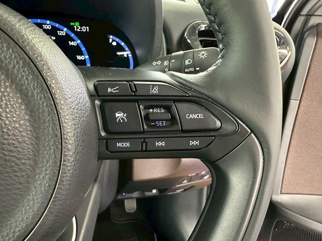 ヤリスクロス ハイブリッドZ 4WD■モデリスタフルエアロ【純正8型ナビ・ 全方位カメラ・禁煙・衝突軽減・100V電源・ヒーター付き電動レザー・ステアヒーター・HUD・追従クルコン・電動リアゲート】車線逸脱警報/ETC2.0/純正18AW/ミラーヒーター/ラゲッジマット/(51枚目)