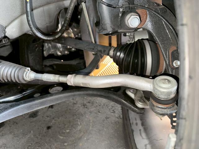 ヤリスクロス ハイブリッドZ 4WD■モデリスタフルエアロ【純正8型ナビ・ 全方位カメラ・禁煙・衝突軽減・100V電源・ヒーター付き電動レザー・ステアヒーター・HUD・追従クルコン・電動リアゲート】車線逸脱警報/ETC2.0/純正18AW/ミラーヒーター/ラゲッジマット/(56枚目)