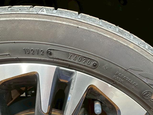 ヤリスクロス ハイブリッドZ 4WD■モデリスタフルエアロ【純正8型ナビ・ 全方位カメラ・禁煙・衝突軽減・100V電源・ヒーター付き電動レザー・ステアヒーター・HUD・追従クルコン・電動リアゲート】車線逸脱警報/ETC2.0/純正18AW/ミラーヒーター/ラゲッジマット/(60枚目)