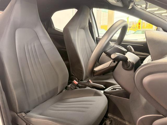 ヤリス X 4WD■北海道仕入【寒冷地仕様・禁煙・衝突軽減・8型ナビ 追従クルコン・ETC・Bカメラ】車線逸脱警告/BT/USB/フルセグTV/ドラレコ/オートハイビーム/ワイパーデアイサー/プッシュスタート/電格ミラーウィンカー/ヘッドライトレベライザー/保証書(20枚目)