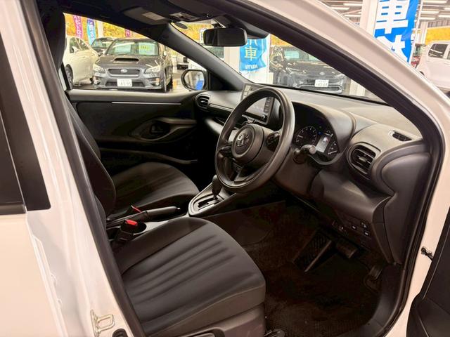 ヤリス X 4WD■北海道仕入【寒冷地仕様・禁煙・衝突軽減・8型ナビ 追従クルコン・ETC・Bカメラ】車線逸脱警告/BT/USB/フルセグTV/ドラレコ/オートハイビーム/ワイパーデアイサー/プッシュスタート/電格ミラーウィンカー/ヘッドライトレベライザー/保証書(21枚目)