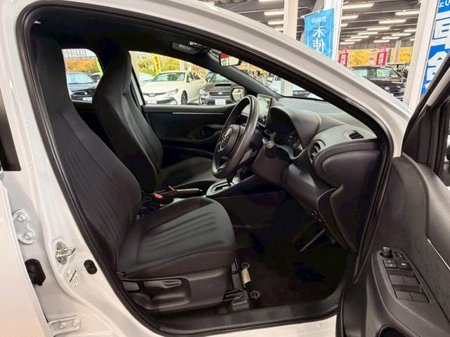 ヤリス X 4WD■北海道仕入【寒冷地仕様・禁煙・衝突軽減・8型ナビ 追従クルコン・ETC・Bカメラ】車線逸脱警告/BT/USB/フルセグTV/ドラレコ/オートハイビーム/ワイパーデアイサー/プッシュスタート/電格ミラーウィンカー/ヘッドライトレベライザー/保証書(22枚目)