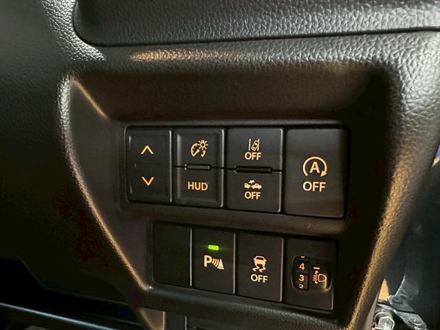 雨が降ってもゆったりと車選びができる屋内展示場完備！じっくりご覧になれます☆