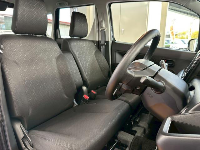 弊社ではインターネットでの遠方販売に自信があります。店頭でのご納車であれば、お車を持ち込まずに名義変更等のお手続きが出来ますので、ご近所の販売会社で購入する場合と変わらぬ諸経費にてご購入可能です♪